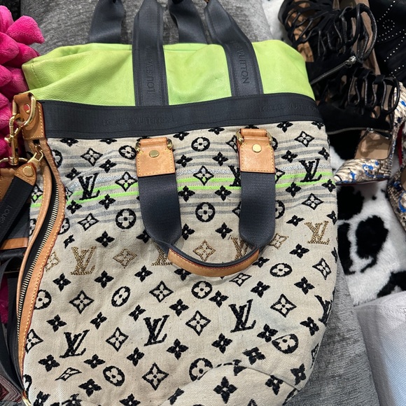 Louis Vuitton Monogram Cheche Bag - Picture 1 of 5
